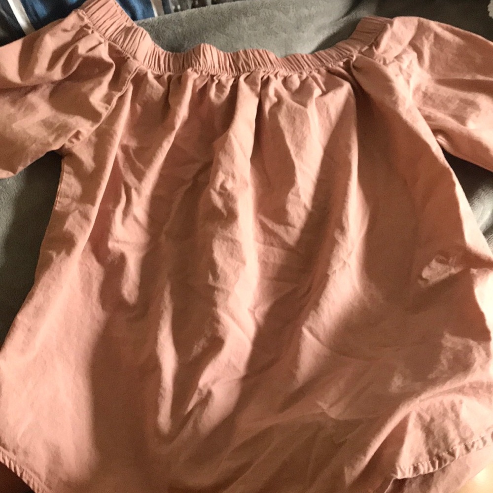 Off the shoulder short sleeve shirt